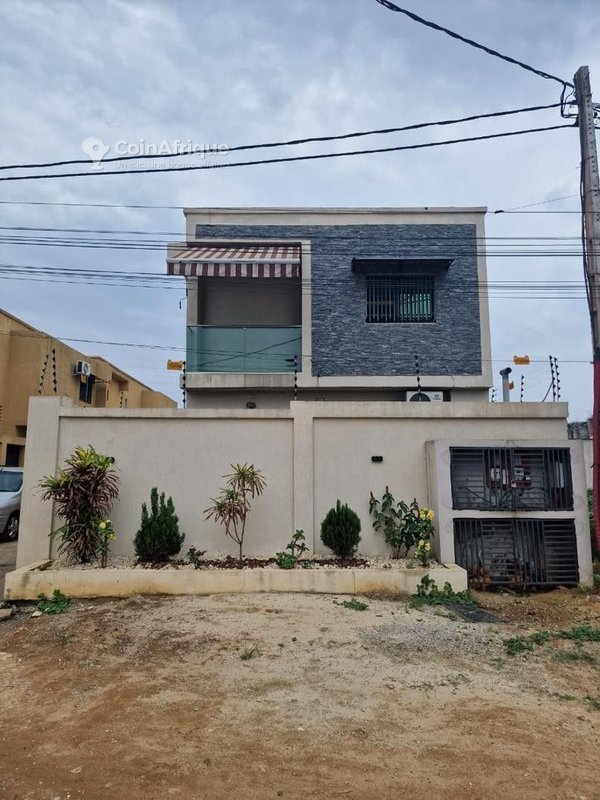 Vente villa duplex 5 pièces - Cocody angre nouveau chu djorobite