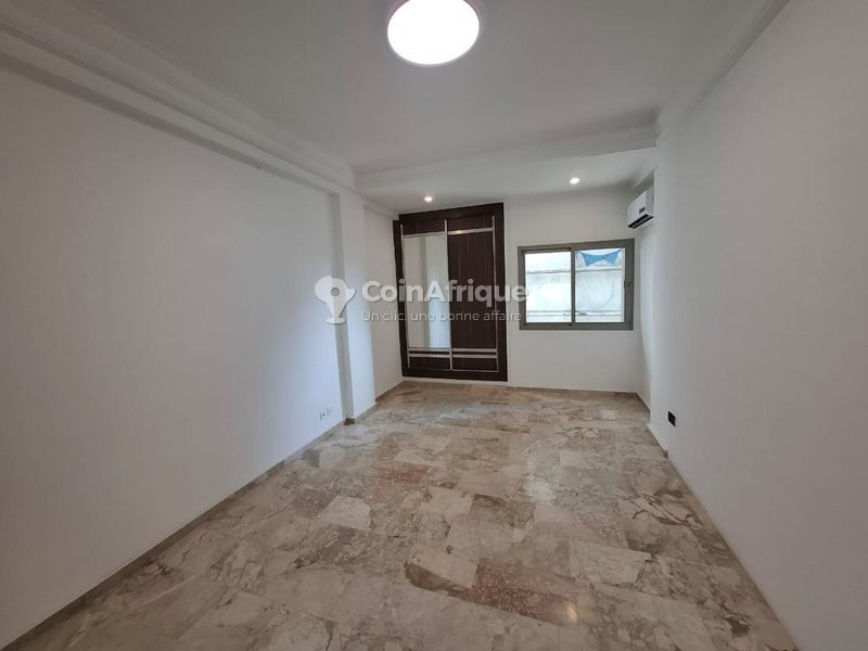Location appartement 04 pièces Marcory zone 4 — photo 2