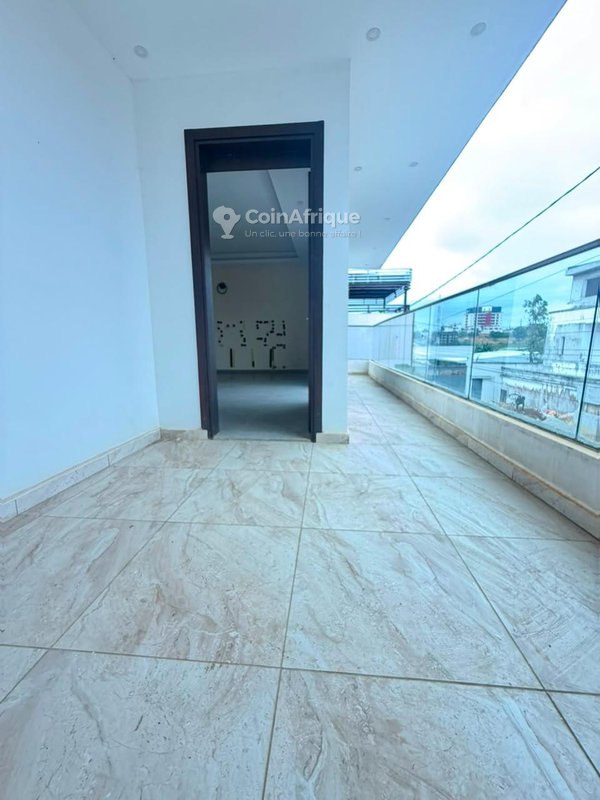 Location villas duplex 7 pièces - Cocody faya génie 200 cité des grace — photo 2