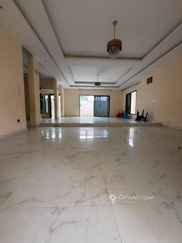 Location villas duplex 7 pièces - Cocody faya génie 200 cité des grace — photo 5