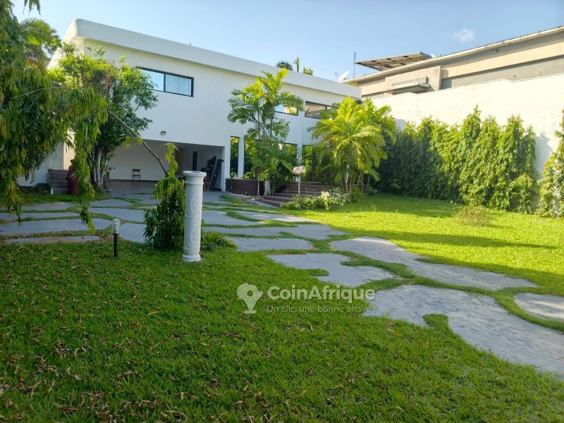 Location villa duplex 10 pièces - Riviera golf