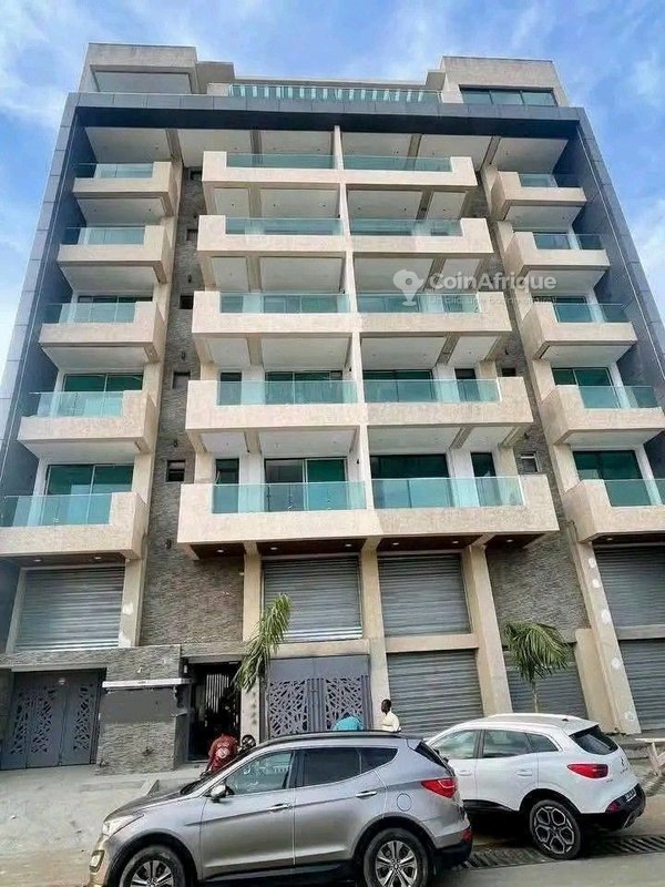 Location appartement appartement 4 pièces Angre chu secteur djorogobite1