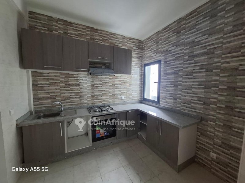 Location appartement de standing 4 pièces - cocody 2 plateaux 8eme tranche — photo 2