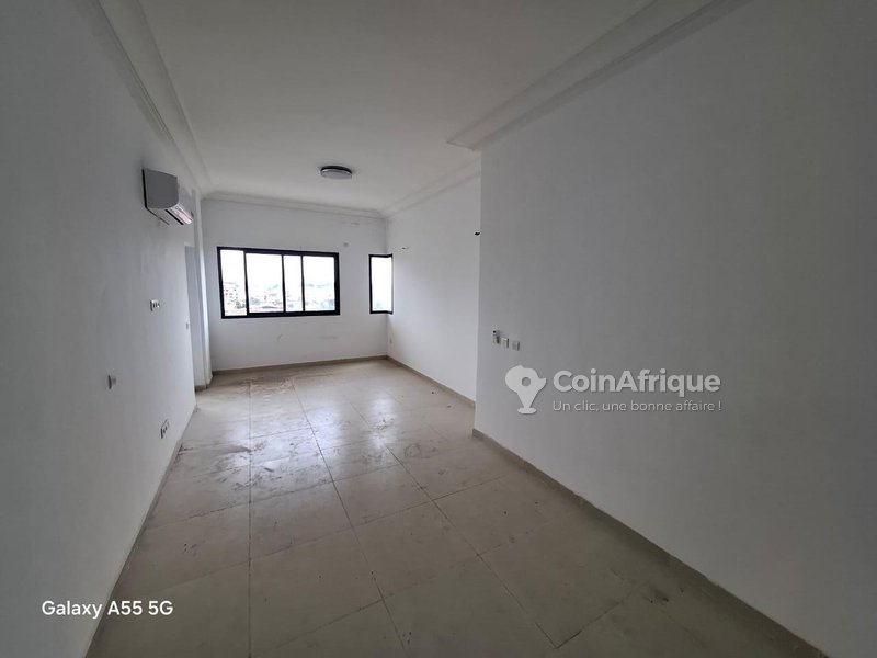 Location appartement de standing 4 pièces - cocody 2 plateaux 8eme tranche — photo 3