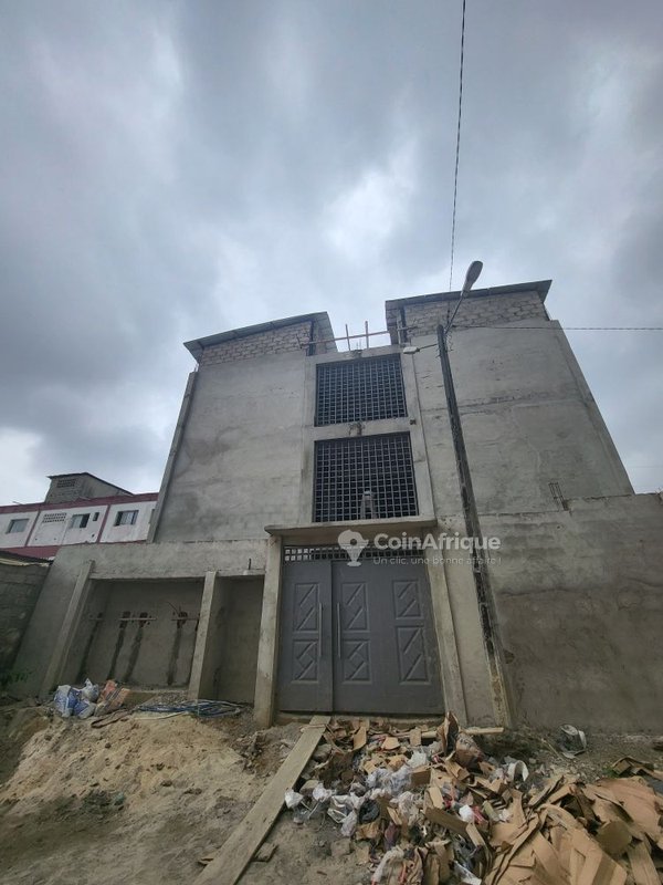 Vente plusieurs studios à Cocody rivera palmeraie Saint viateur a
