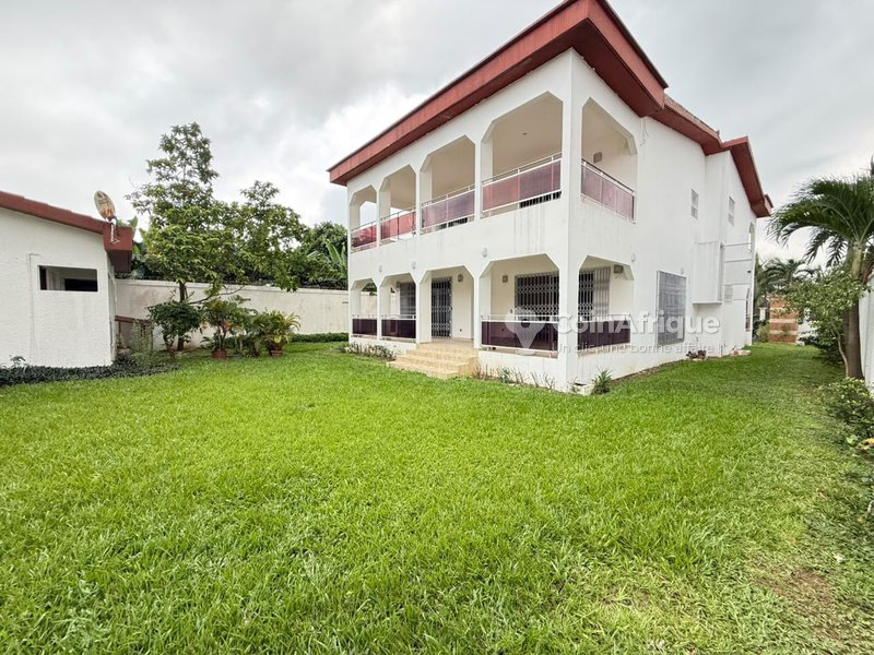Location villa duplex 6 pièces à Angre 7e tranche