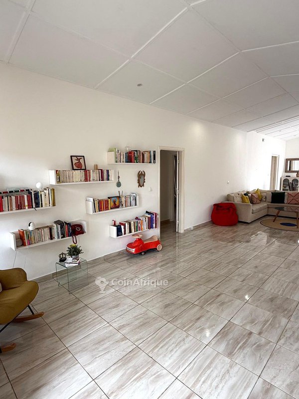 Vente villa 5 pièces – 2 Plateaux 7ᵉ Tranche — photo 3