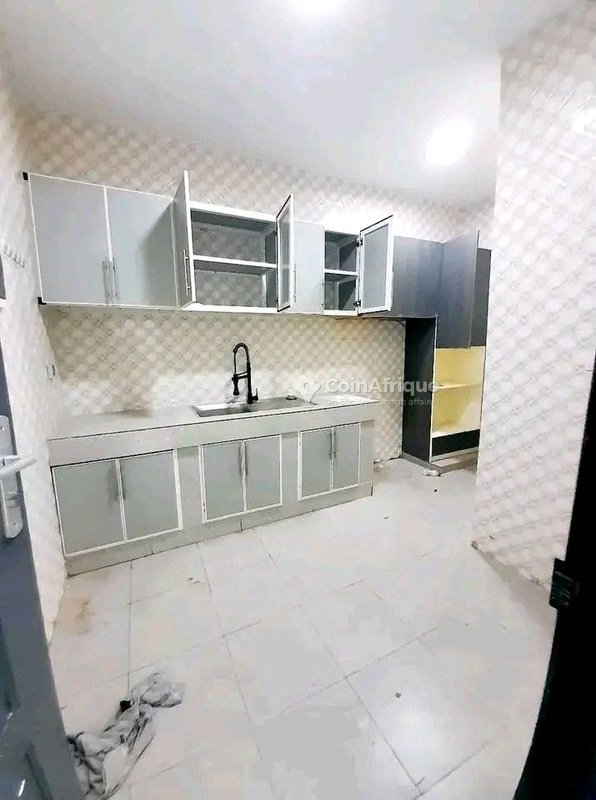 Location appartement 3 pièces à Cocody cité sir en bordure — photo 4