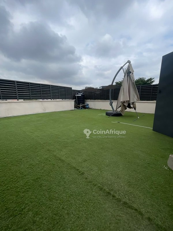 Location villa 5 pièces Cocody Angre chu zone base cie