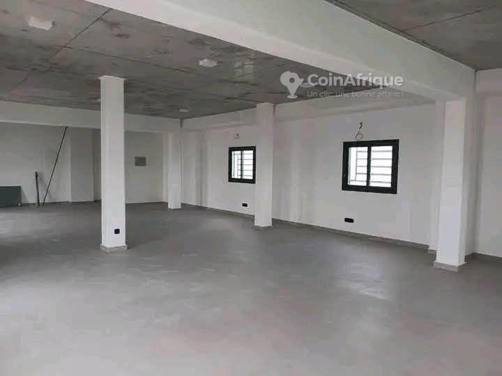 Location magasin et bureaux à la 8ètranche — photo 2