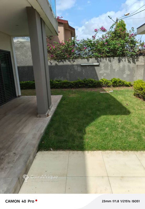 Location villa duplex de 8 pièces avec piscine empt et non loin des cités arecas 1 — photo 2