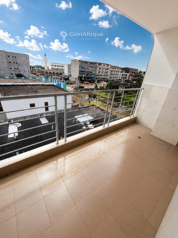 Location appartement 3 pièces ou habitation - Angré chu — photo 3