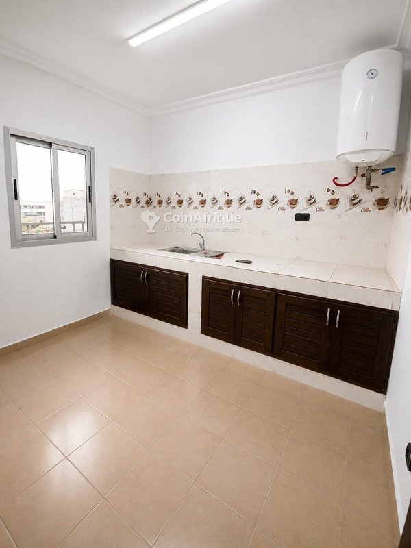 Location appartement 3 pièces ou habitation - Angré chu — photo 4