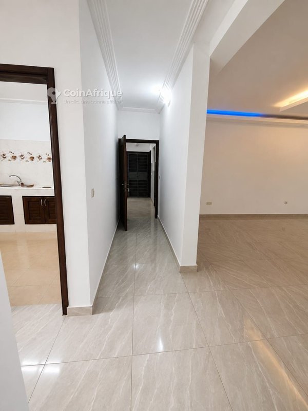 Location appartement 3 pièces ou habitation - Angré chu — photo 5
