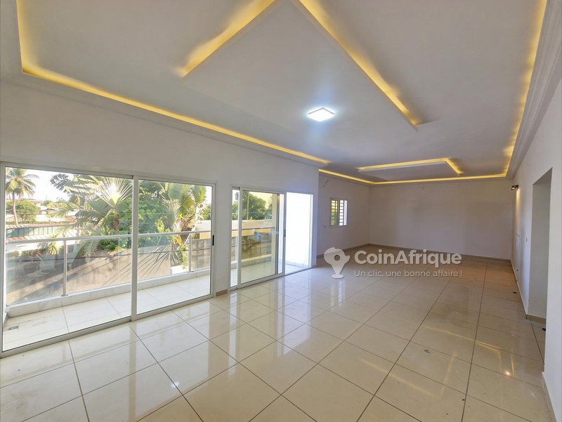 Location appartement standing 4 pièces - Cocody 2 plateaux vallon — photo 2