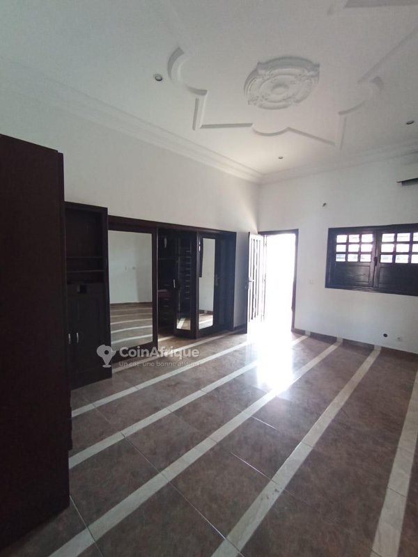 location villa duplex de standing 8 pièces + piscine commune- cocody riviera palmeraie — photo 5