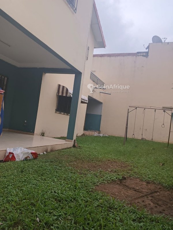 Location villa duplex de 5 pièces à cocody angre 8eme tranche cité arcade 2 — photo 3
