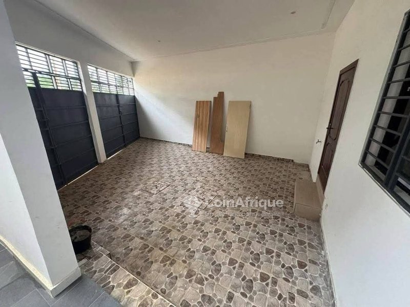 Location villa duplex 6 pièces - Cocody angre 8eme tranche non loin de la cité diaspora — photo 3