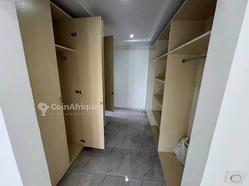Location villa duplex 6 pièces - Cocody angre 8eme tranche non loin de la cité diaspora — photo 5