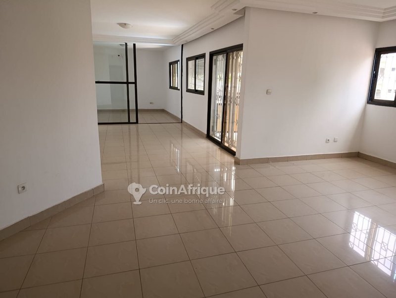 Vente villa duplex 7 pièces - Angré