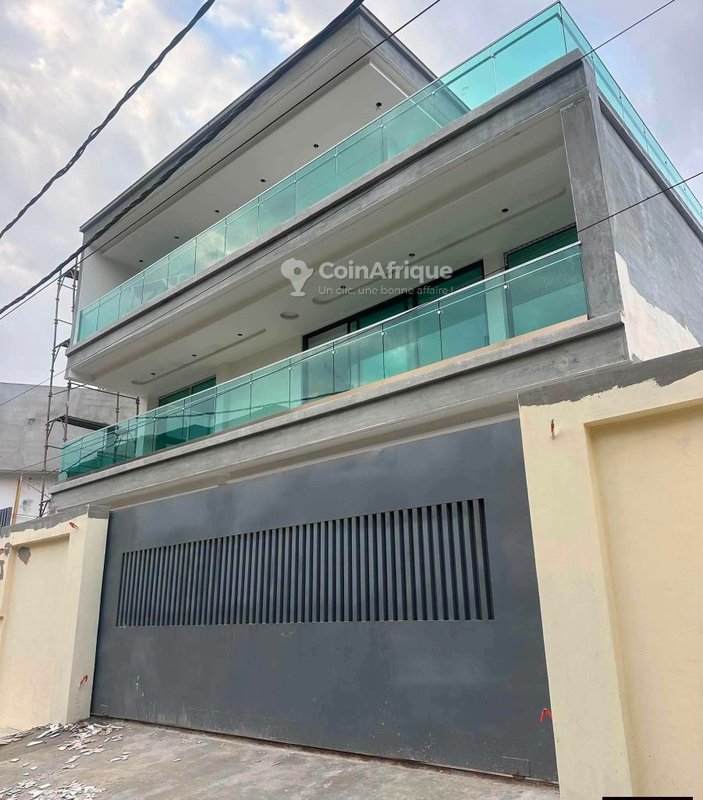 Vente villa duplex 6 pièces à Cocody rivera 4 Mbadon