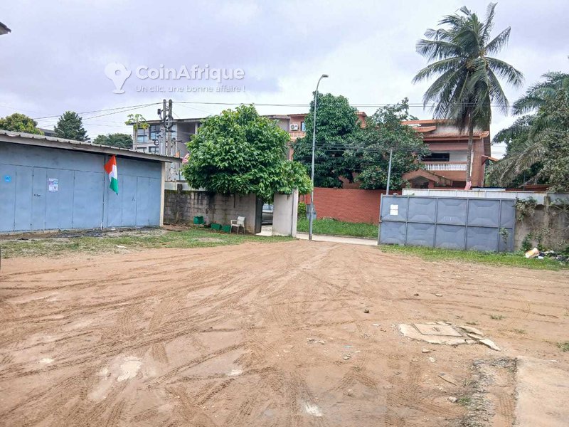 Terrain nu 994 m2 - Cocody 2 plateaux 7eme tranche — photo 2