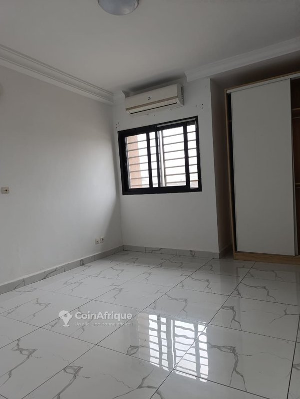 Vente appartement 3 pièces - Cocody — photo 2