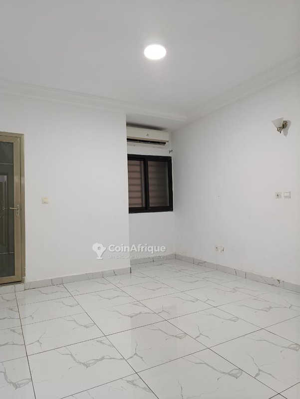 Vente appartement 3 pièces - Cocody — photo 5