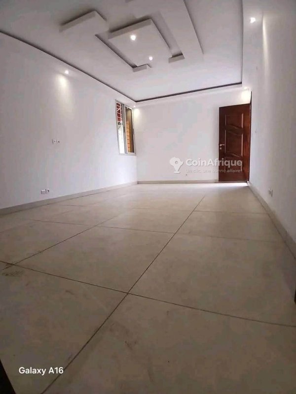 Vente villa 8 pièce à Cocody Rivera Faya Cité Sicogi — photo 3