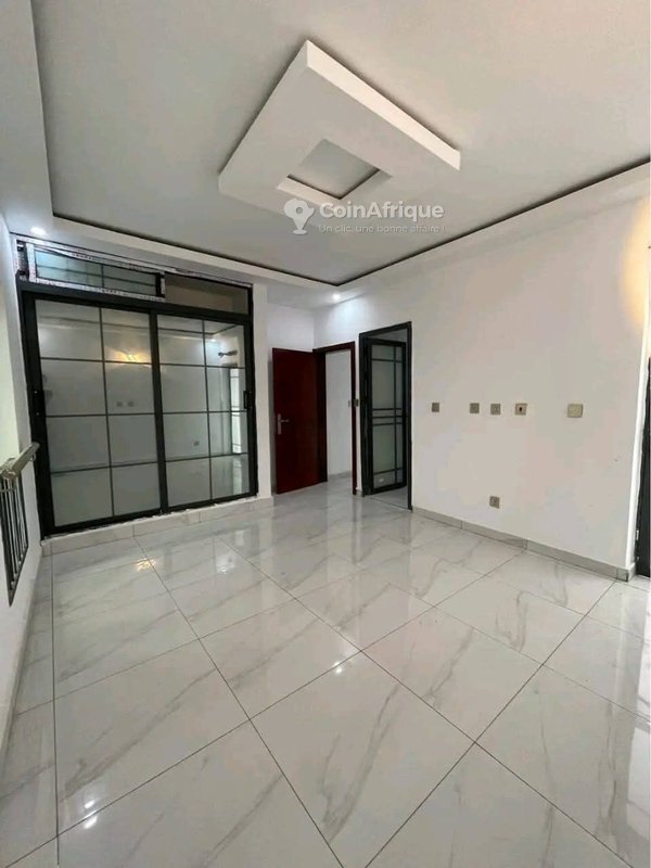 Location appartement 4 pièces à cocody angre nouveau chu route cité nouvelle construction avec ascenseur — photo 3
