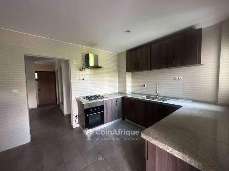 Location appartement 4 pièces - Cocody centre — photo 2