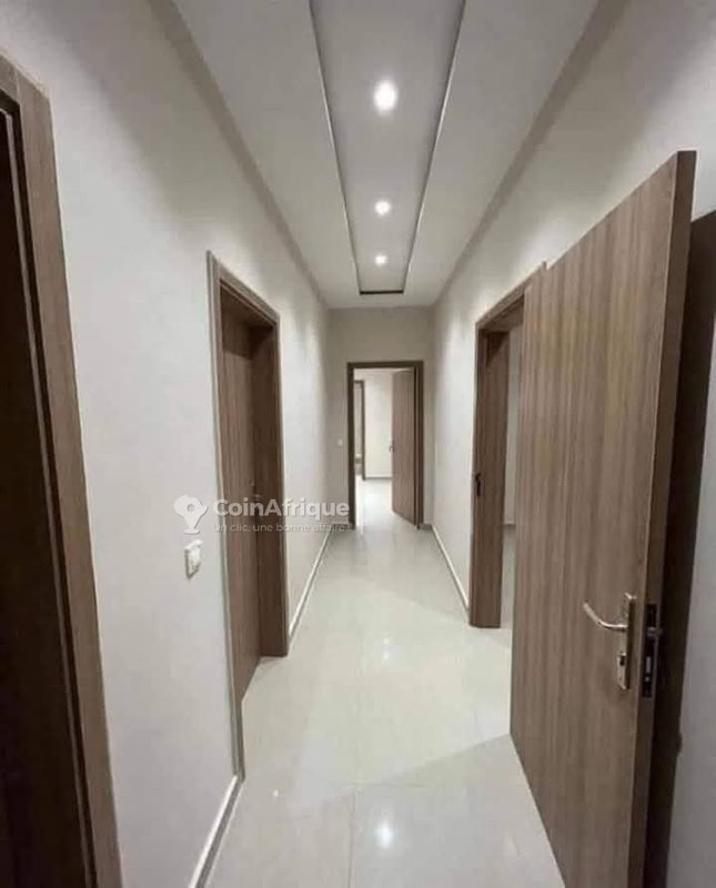 Location appartements 4 pièces avec ascenseur non loin Abidjan mall - Cocody — photo 4