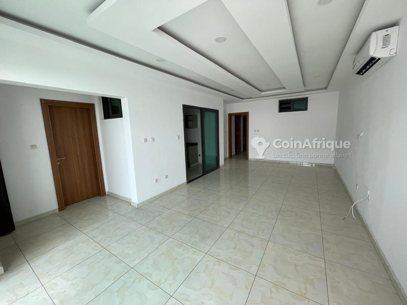Location appartement de standing 4 pièces - Cocody 2 Plateaux vallon — photo 2