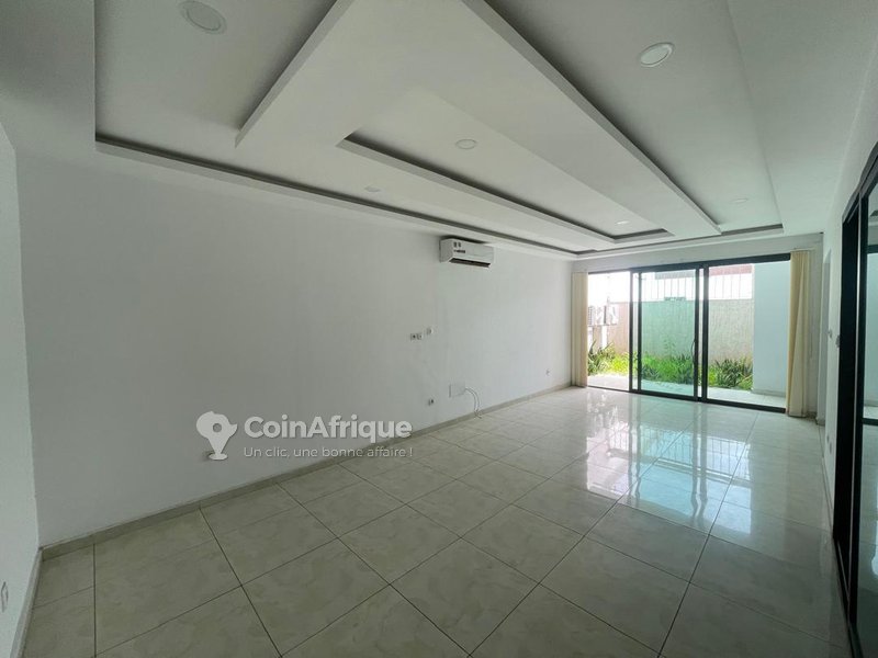 Location appartement de standing 4 pièces - Cocody 2 Plateaux vallon — photo 5