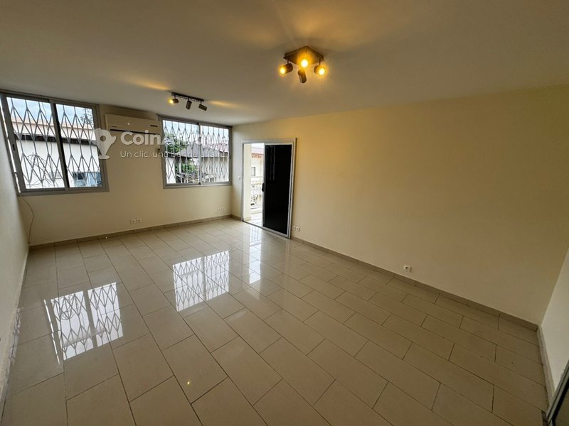 Location appartement 3 pièces Cocody Centre – Cité Saint-Jean — photo 4