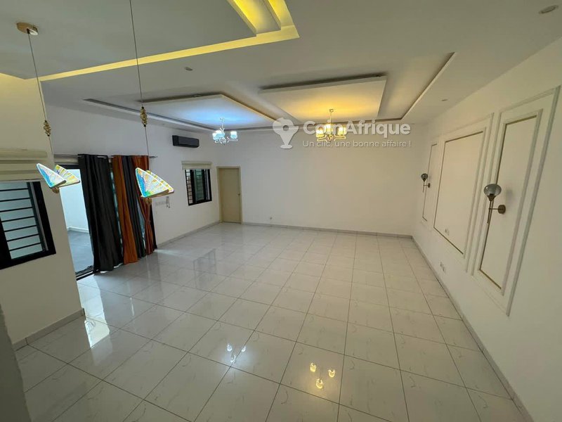 Location villa duplex 6 pièces- Angré 8ème tranche non de la cité diaspora — photo 5