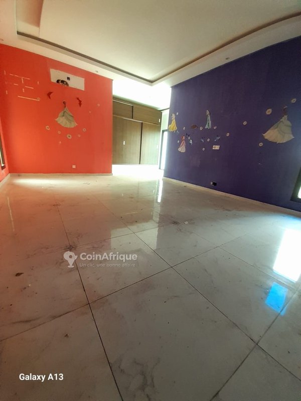 Location villa duplex 5 pièces à Cocody-angré 8ème tranche — photo 4