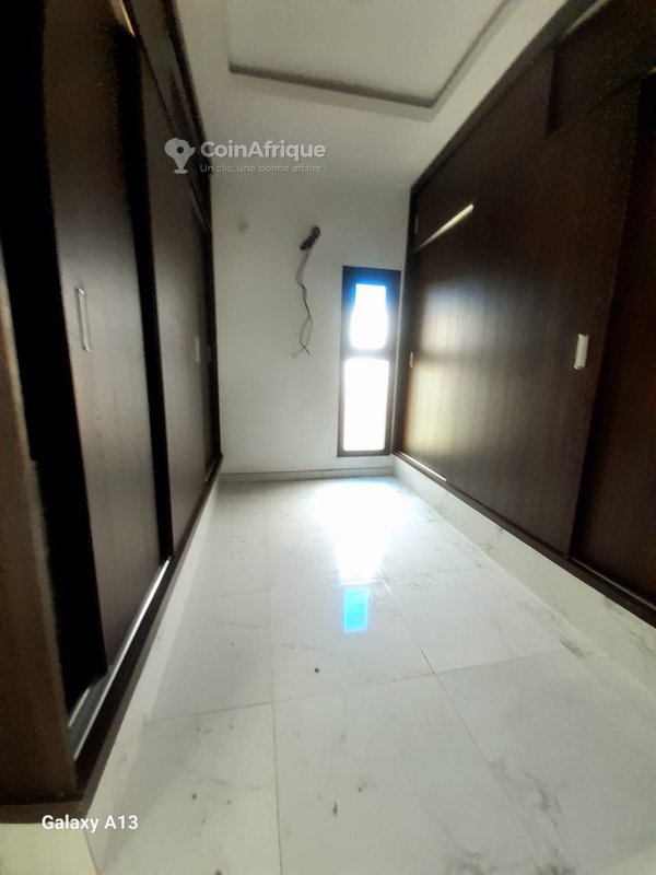 Location villa duplex 5 pièces à Cocody-angré 8ème tranche — photo 5
