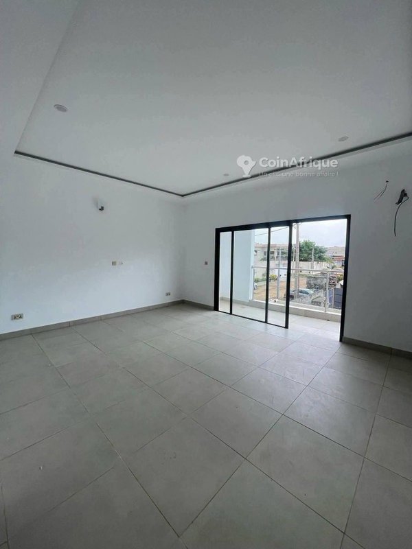 Location villa duplex 5 pièces - Cocody angre nouveau chu djorobite 1 — photo 3