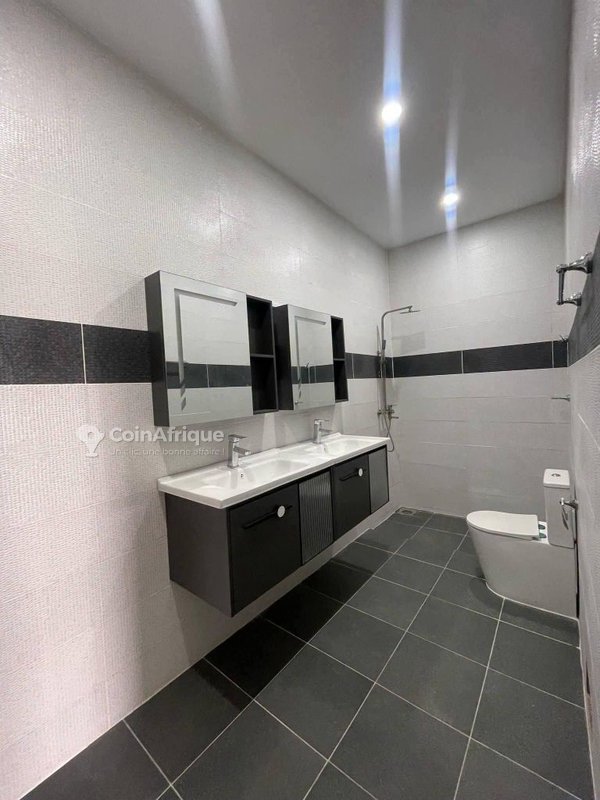 Location villa duplex 5 pièces - Cocody angre nouveau chu djorobite 1 — photo 4