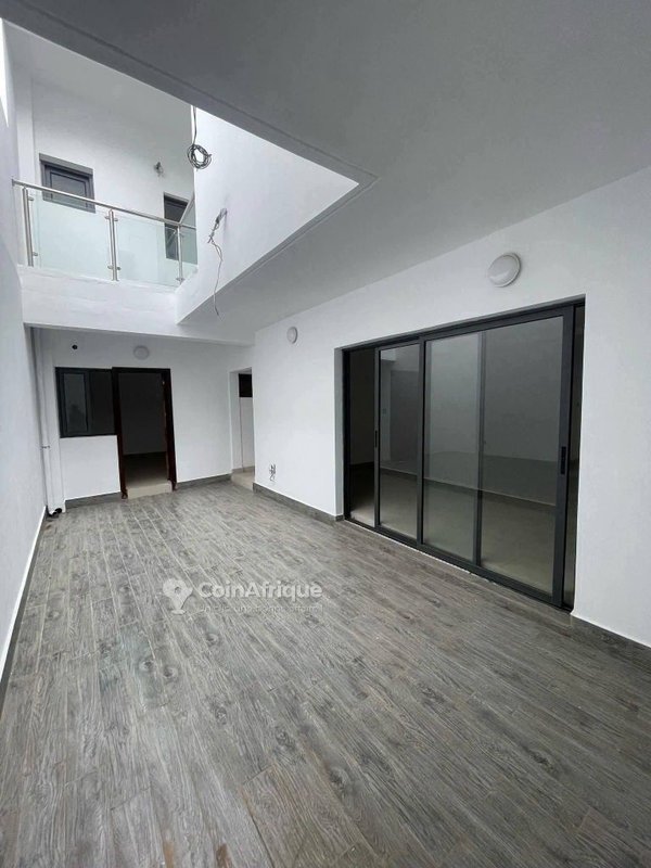 Location villa duplex 5 pièces - Cocody angre nouveau chu djorobite 1 — photo 5