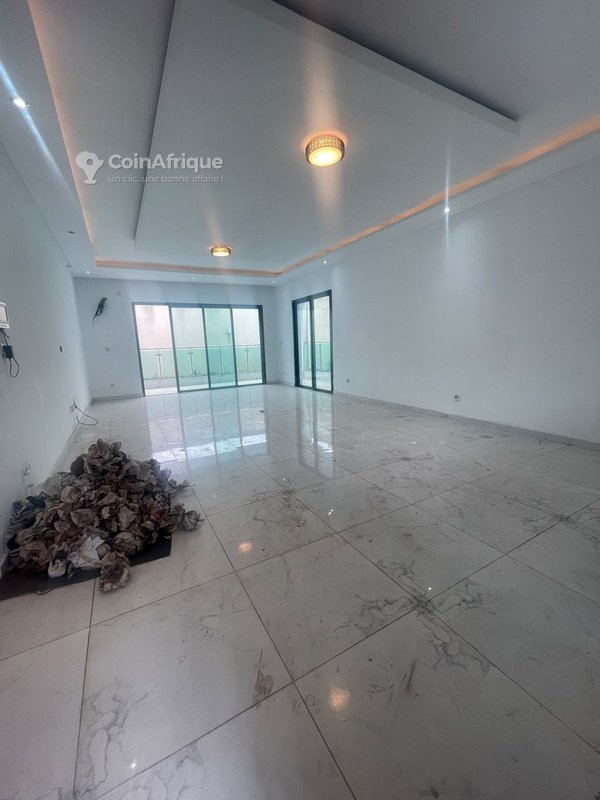 Location villa duplex 6 pièces -,Angré nouveau dans cite — photo 2