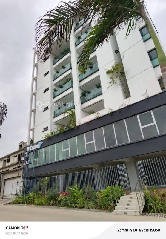 vente appartements 5 pièces rivera 3 triangle avec ascenseur- cocody