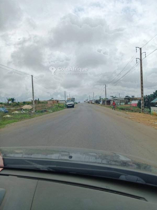 Terrains 500 m² avec acd tf bordure voie- cocody — photo 2