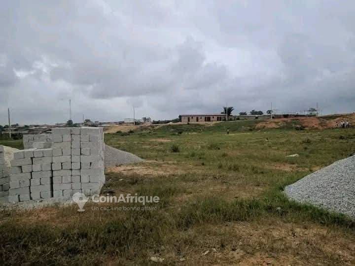 Terrains 500 m² avec acd tf bordure voie- cocody — photo 4