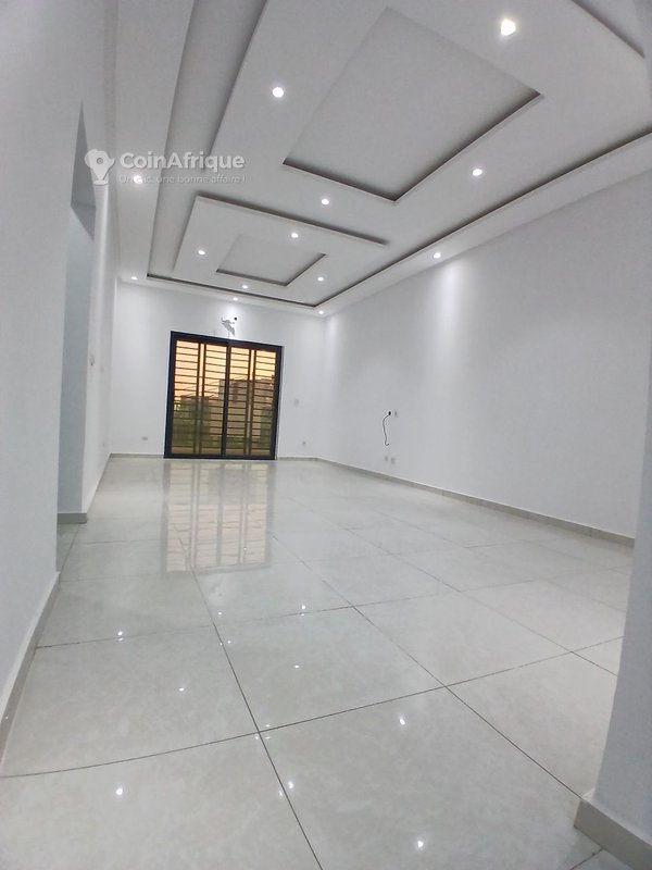 Location appartement 3 pièces - Cocody angrè nouveau chu — photo 3