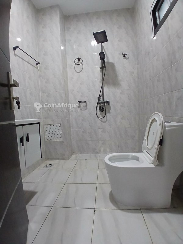 Location appartement 3 pièces - Cocody angrè nouveau chu — photo 5