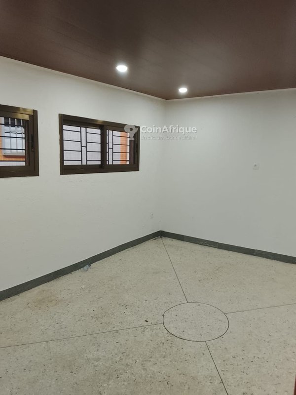 Vente villa 3 pièces - Yopougon derrière le 16e arrondissement — photo 2