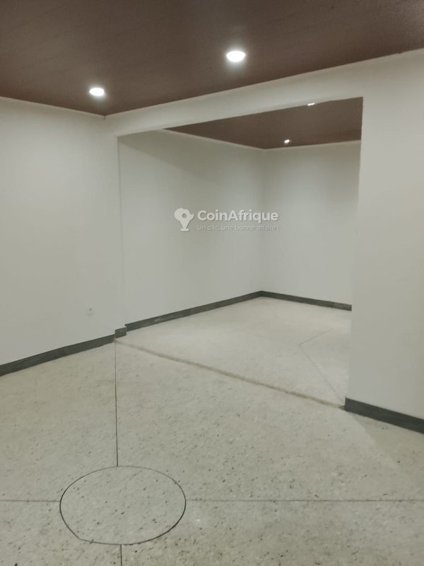 Vente villa 3 pièces - Yopougon derrière le 16e arrondissement — photo 3