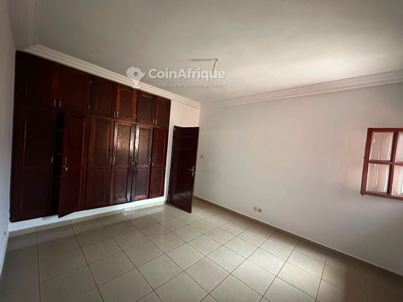 Location villa basse à Cocody Riviera 3 — photo 4